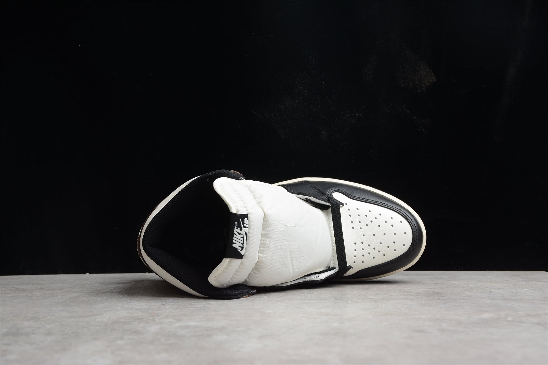 Jordan 1 Retro High Dark Mocha